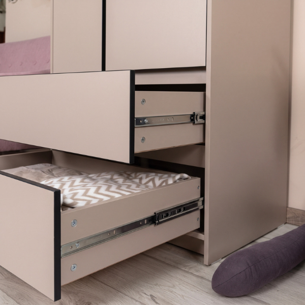 Dvoudveřová šatní skříň Lovitto Gekko. 90х50х207cm. Kašmírová